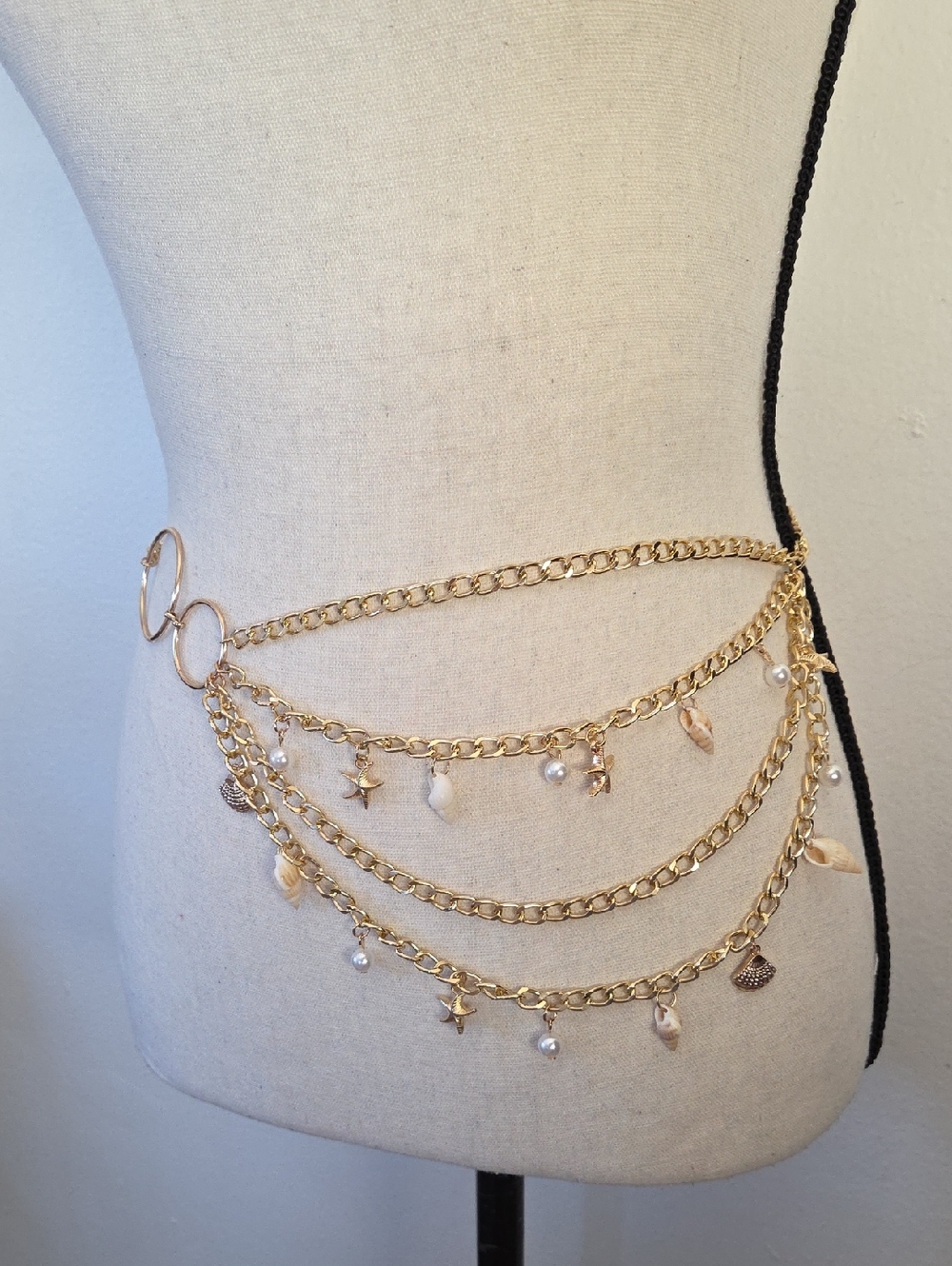 Gold Layered Shell Chain Belt - Picture 3 of 5